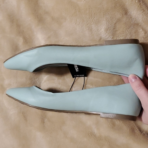 NWT Express Mint Pointed Toe Flats size 7 - Picture 8 of 8